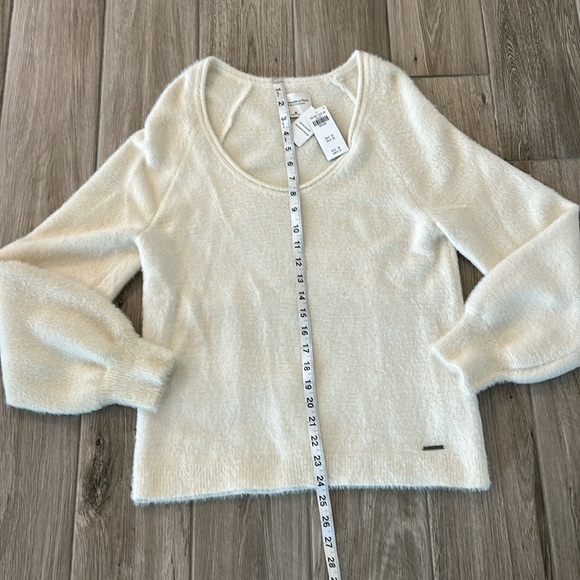 Abercrombie & Fitch sweater - Picture 4 of 5